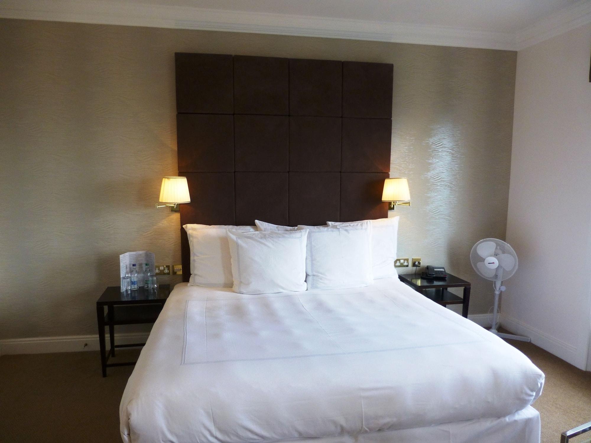 Cliff Hotel